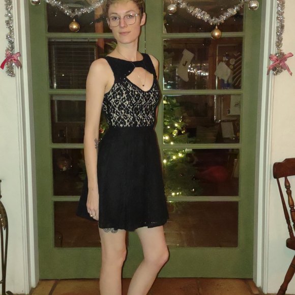 Material girl black lace dress - Picture 6 of 7